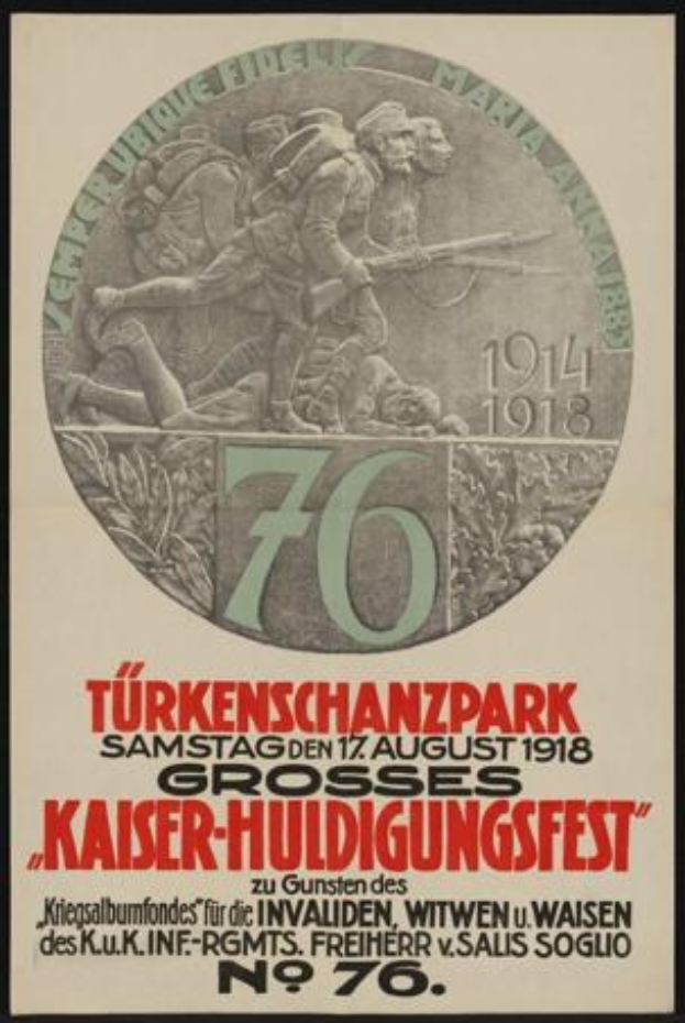 Plakat zum 70. Jubiläum des Kaiser-Huldigungsfestes in Berlin, Deutschland, mit einer Gruppe von Menschen in der Mitte, eingerahmt von einem klassischen Fotorahmen mit umgebenem Text und Zahlen.