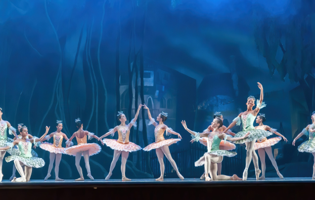 "Theater of Estrada Song" des Zentrums für Ästhetische Erziehung von Kindern der Region Nizhny Novgorod wird vor der Aufführung des "Nussknackers" im Nizhny Novgorod TYUZ am 1. Juni auftreten