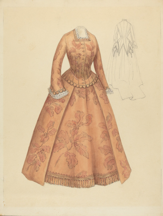 Eine Zeichnung eines Kostümentwurfs aus dem 18. Jahrhundert mit einem langen Kleid mit hohem Kragen, floralem Muster auf der Weste in Rosa, Lila und Blau und einem Spitzenbesatz an der Schleppe.