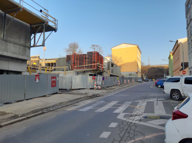 Unsere Stadtverwaltung (Abkürzung) schafft Ersatzparkpl├Ątze für Anwohner