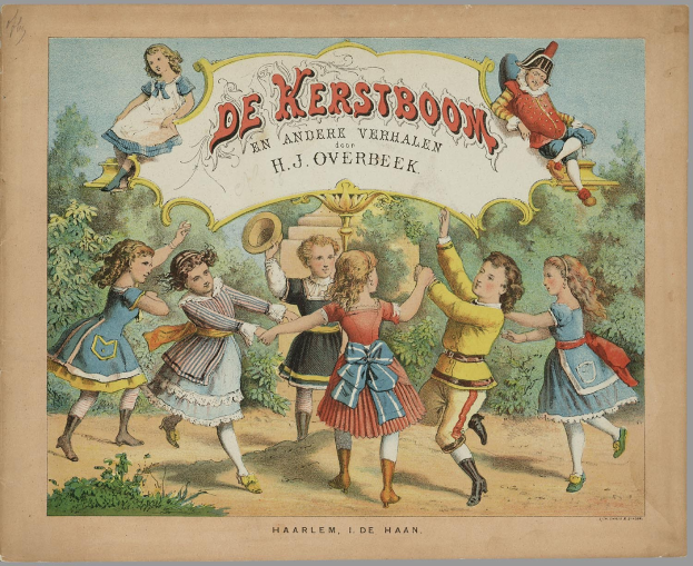 Ein Buchumschlag mit einer Illustration von Kindern, die in bunten Kleidern unter Bäumen tanzen, mit der Überschrift "de kerstboom en andere verhalen h j overbeek" oben drauf.