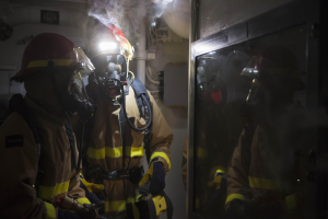 POL-MK: Brand in Containern - Auto beschädigt - Staubsauger 'ausgetauscht' - Taschendiebe - Spraymaler