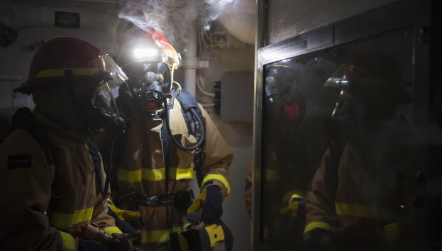 POL-MK: Brand in Containern - Auto beschädigt - Staubsauger 'ausgetauscht' - Taschendiebe - Spraymaler